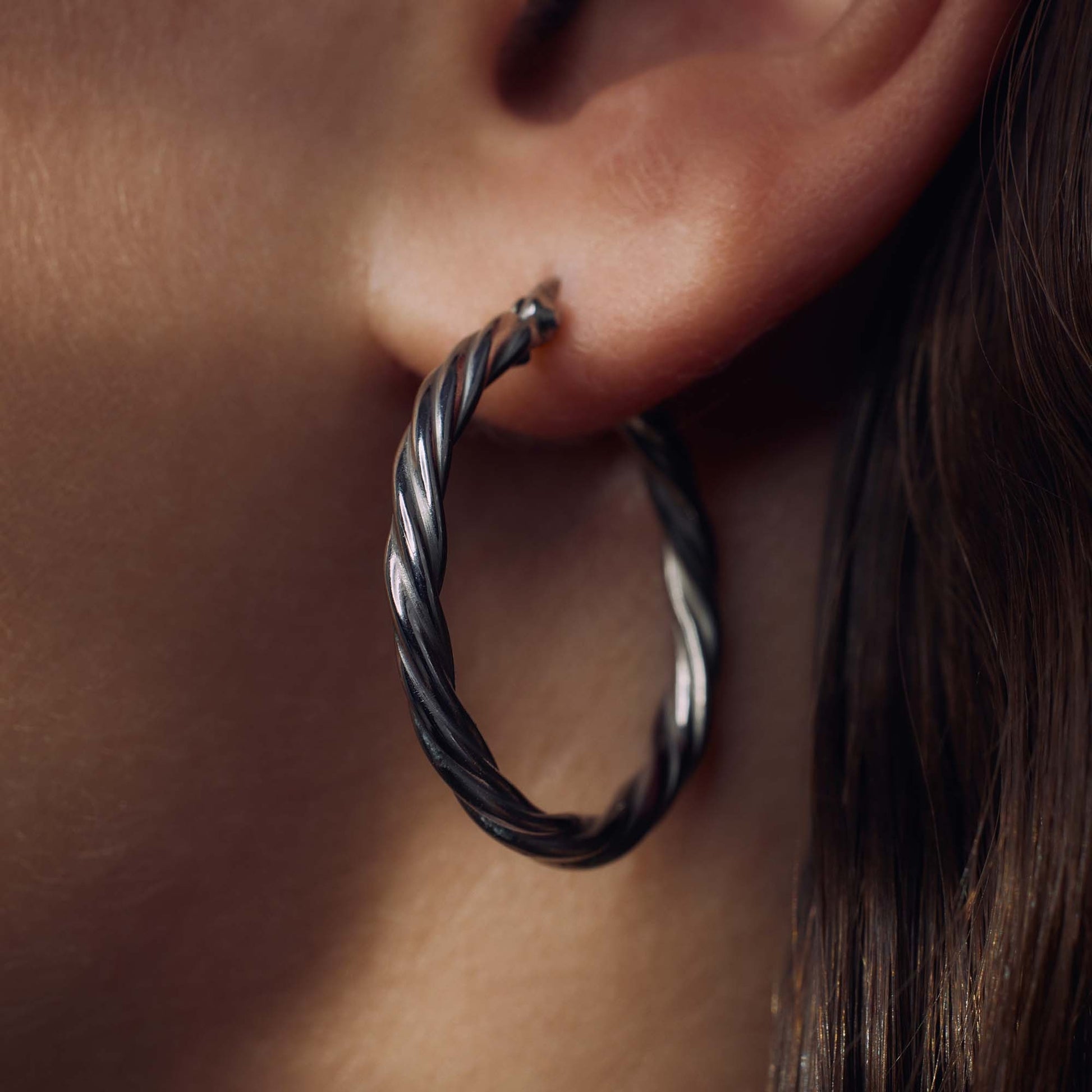 Bibbiena Poppi Viviana 925 sterling silver hoop earrings with twist - Parte di Me