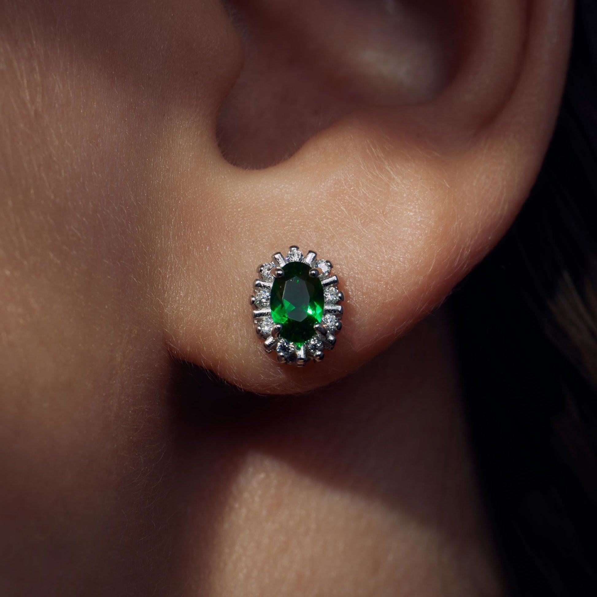 Mia Colore Verdi 925 sterling silver ear studs with green zirconia stone - Parte di Me