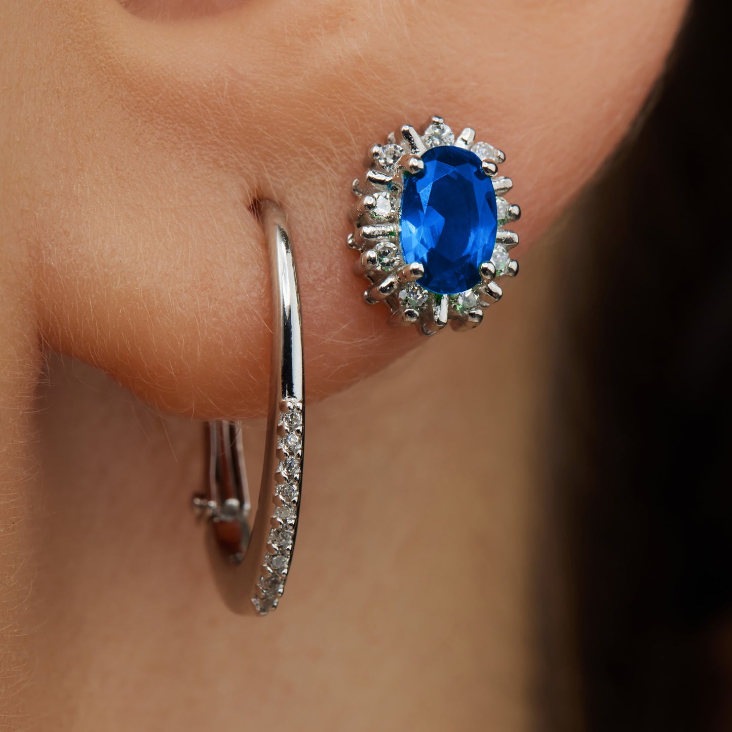Mia Colore Azure 925 sterling silver ear studs with blue zirconia stone - Parte di Me