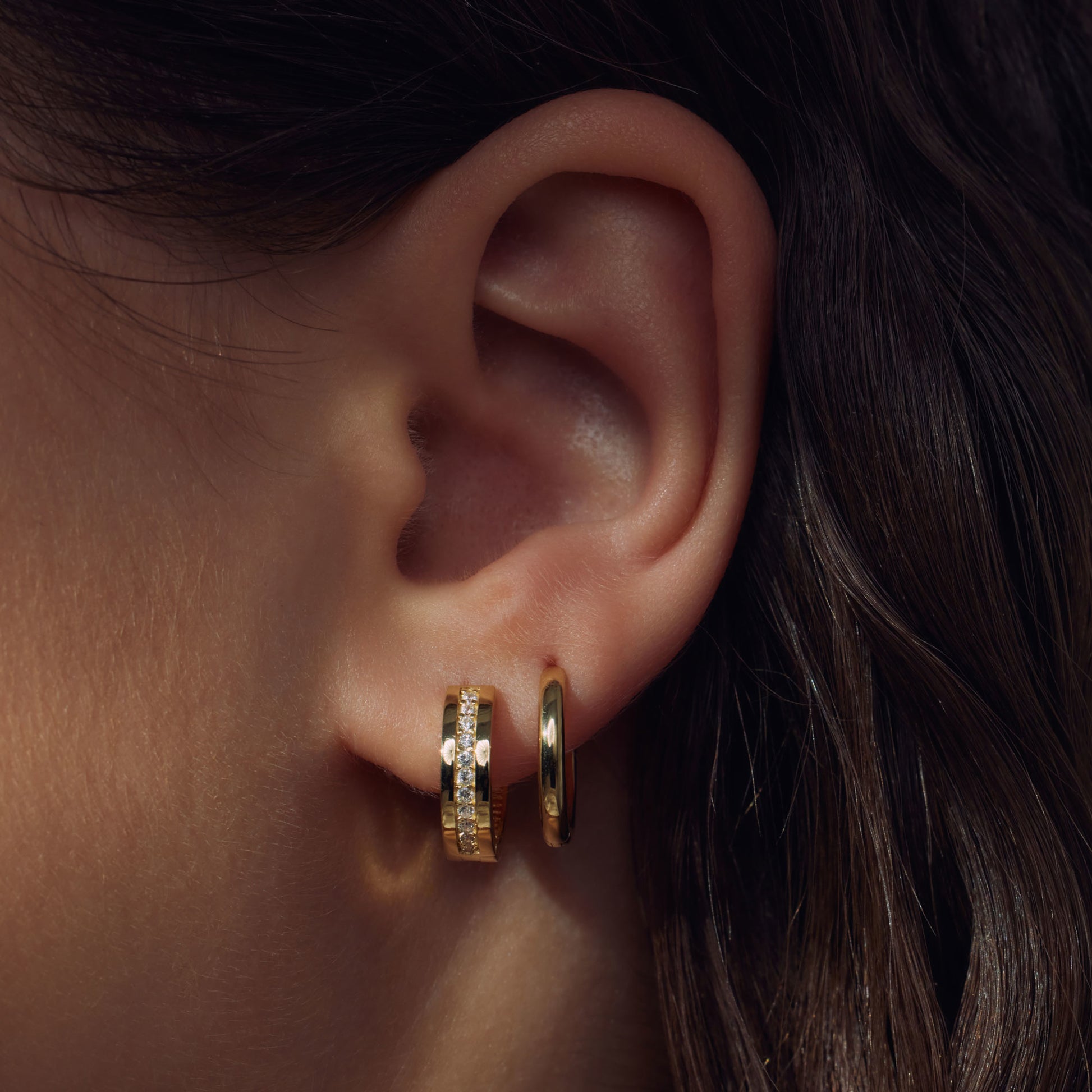 Sorprendimi 925 sterling silver gold plated hoop earrings set with zirconia stones - Parte di Me