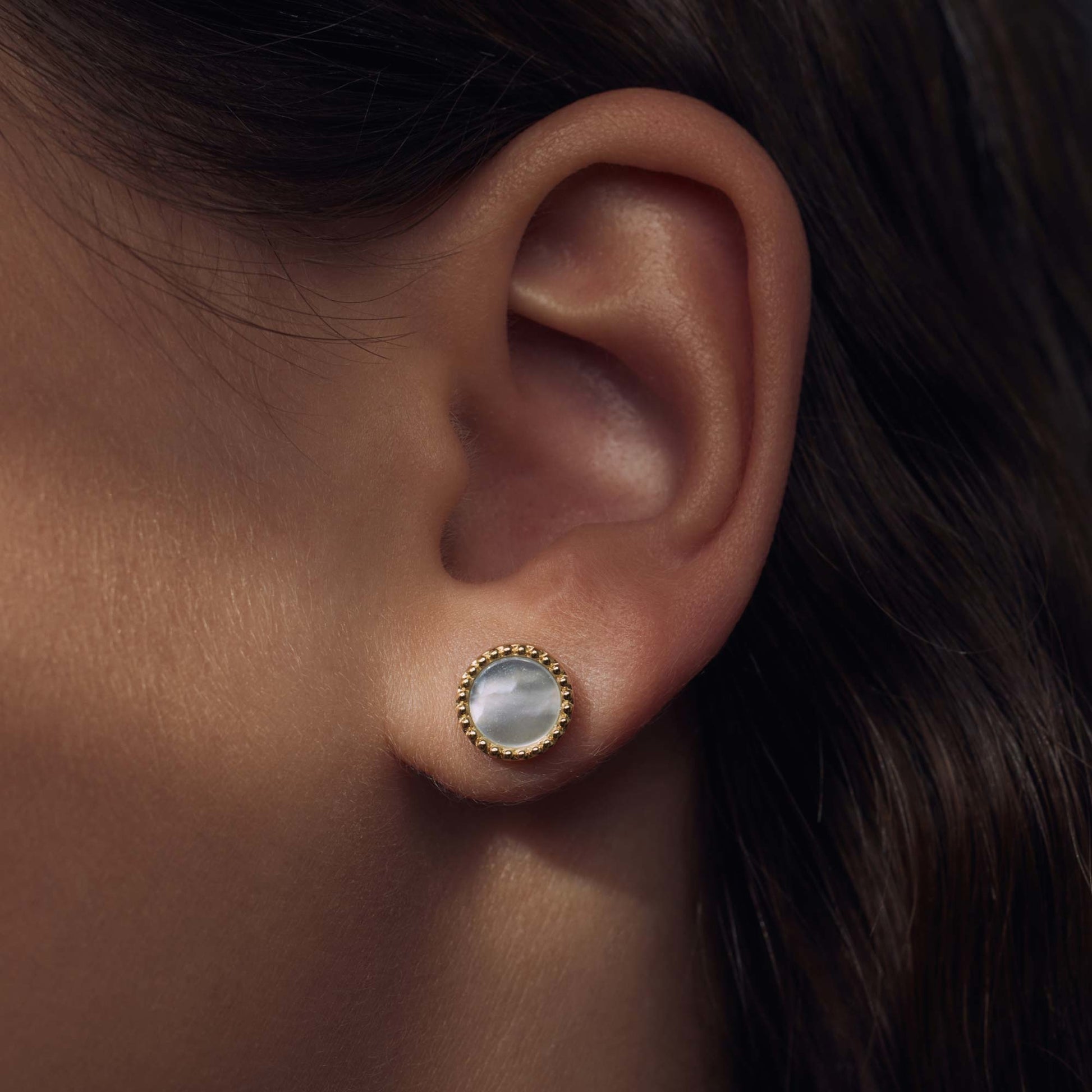 Brioso Cortona Dara 925 sterling silver gold plated ear studs with mother of pearl - Parte di Me